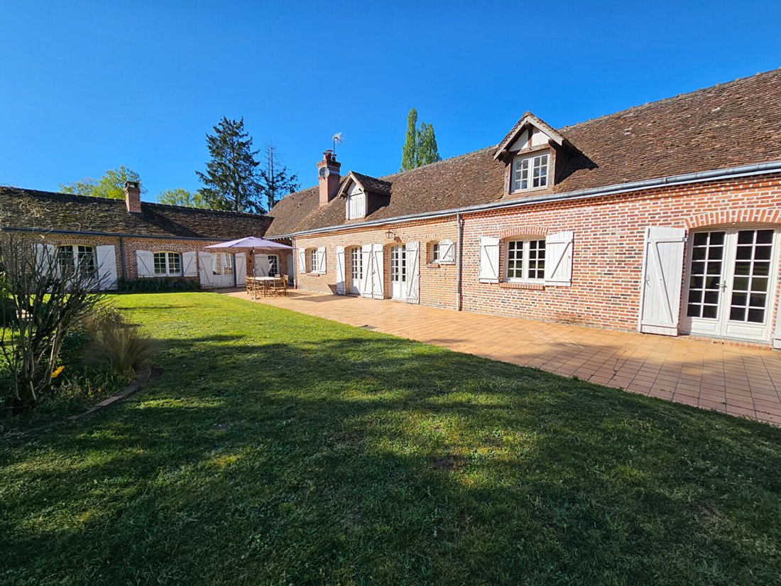 Villa in Marcilly-en-Villette, Centre-Val de Loire, France 1 - 18275642