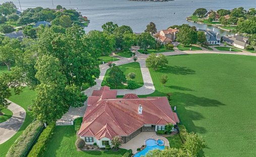 House in Montgomery, Texas, United States 1