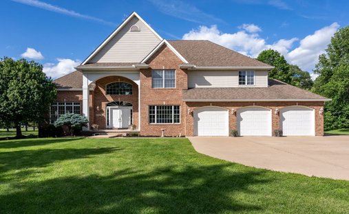 House in Taylor Ridge, Illinois, United States 1