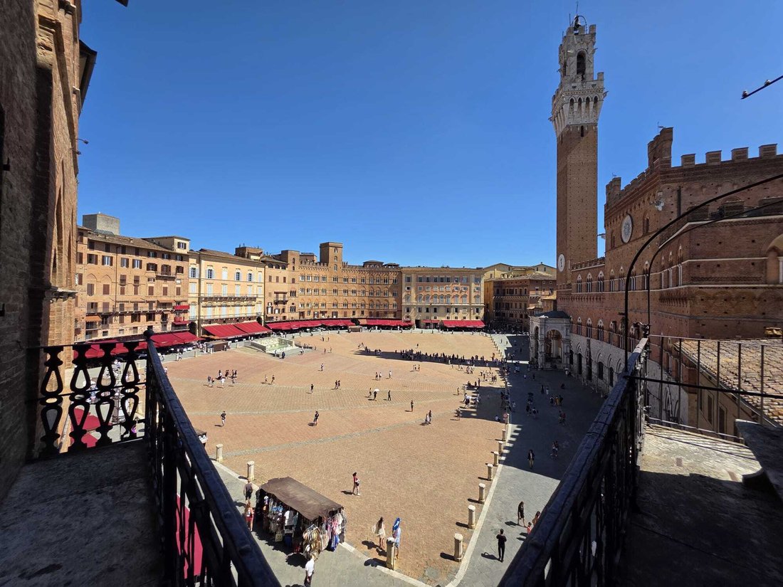 Apartment in Historic Center, Siena, Tuscany 1 - 18276775
