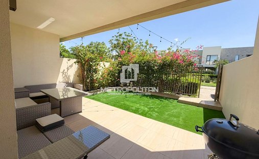 Townhouse in Dubai South Golf District, Dubai, United Arab Emirates 1