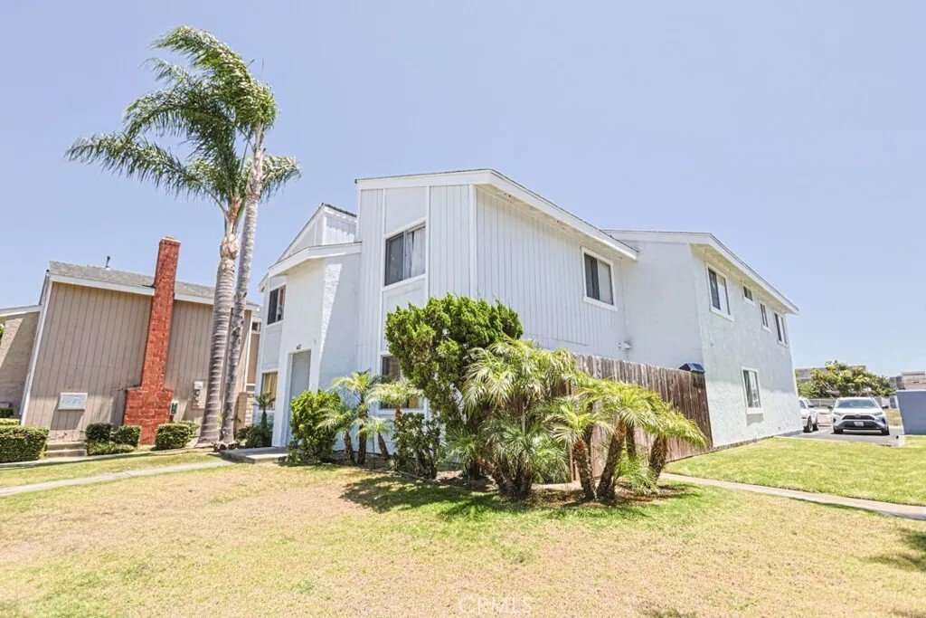 Huntington Beach, California, United States 4 - 18277834