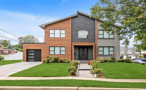 House in New Hyde Park, New York, United States 1