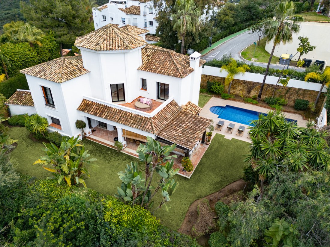 Villa in La Quinta, Benahavis, Andalusia 1 - 18278184