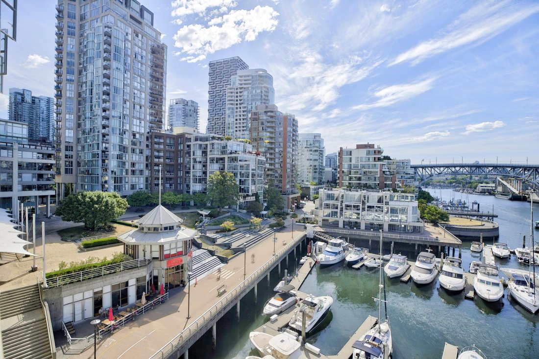 Condo in Vancouver, British Columbia, Canada 2 - 18276743