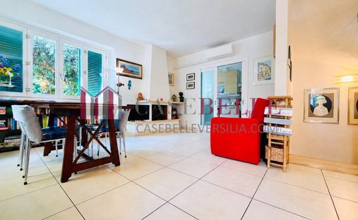 Country House in Focette, Pietrasanta, Italy 1