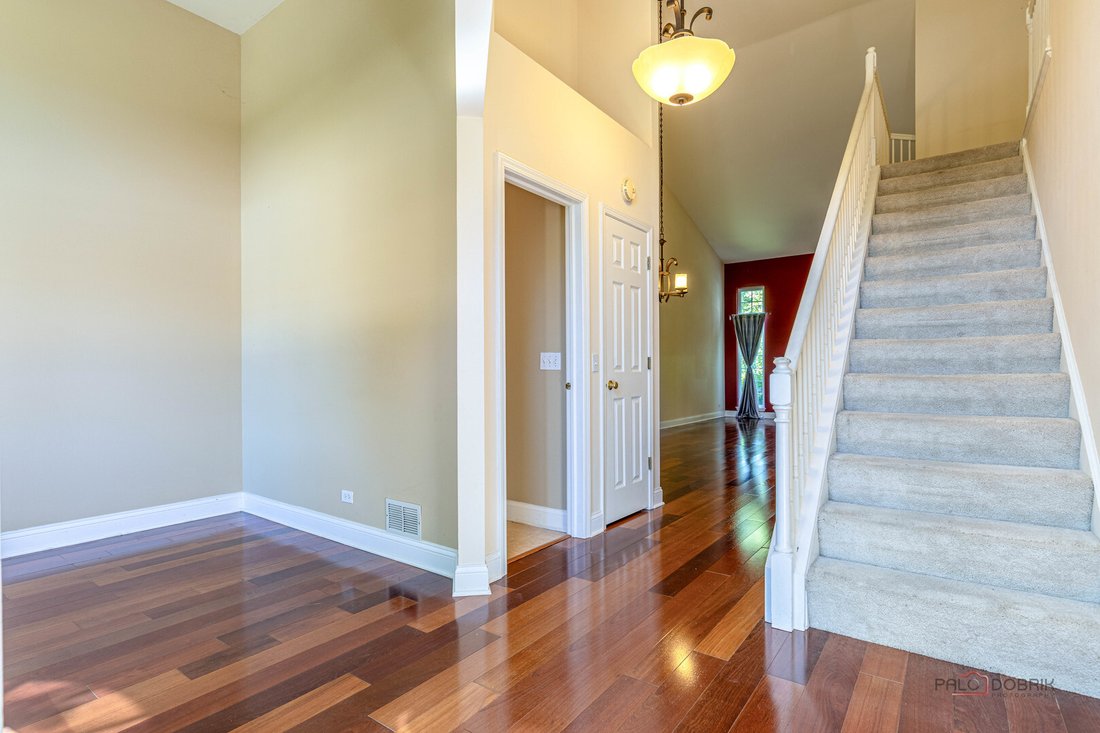 House in Buffalo Grove, Illinois, United States 3 - 18277440