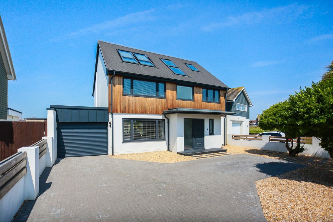House in West Sussex, England 1 - 18277982