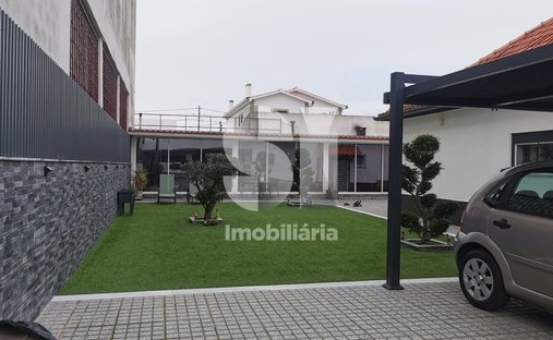 House in Azeitao (Sao Lourenco e Sao Simao), Setubal, Portugal 1