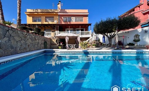 House in Sant Pere de Ribes, Catalonia, Spain 1