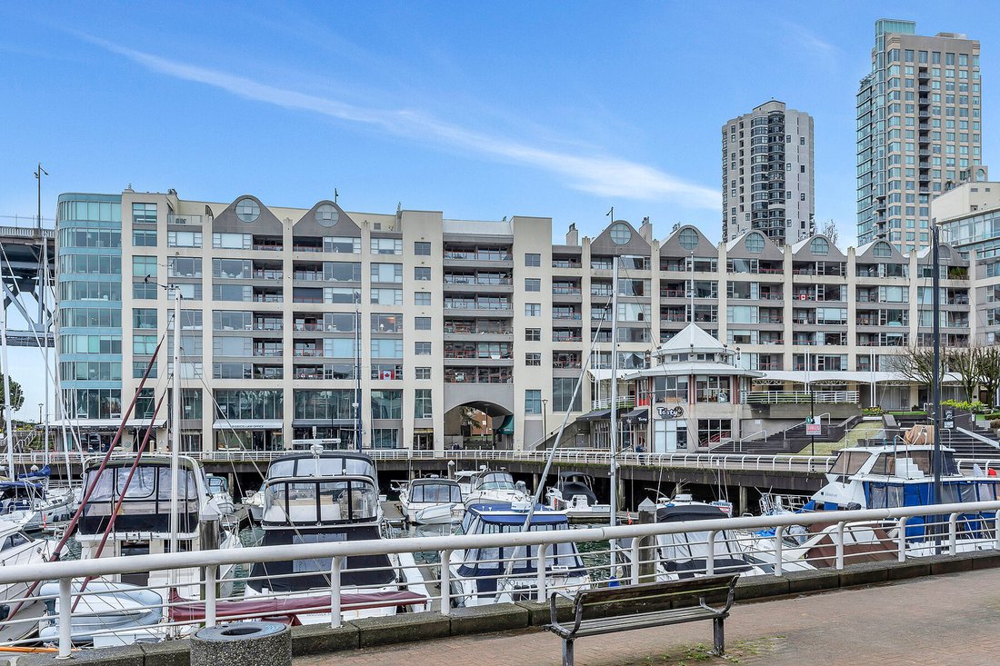 Condo in Vancouver, British Columbia, Canada 1 - 18276743