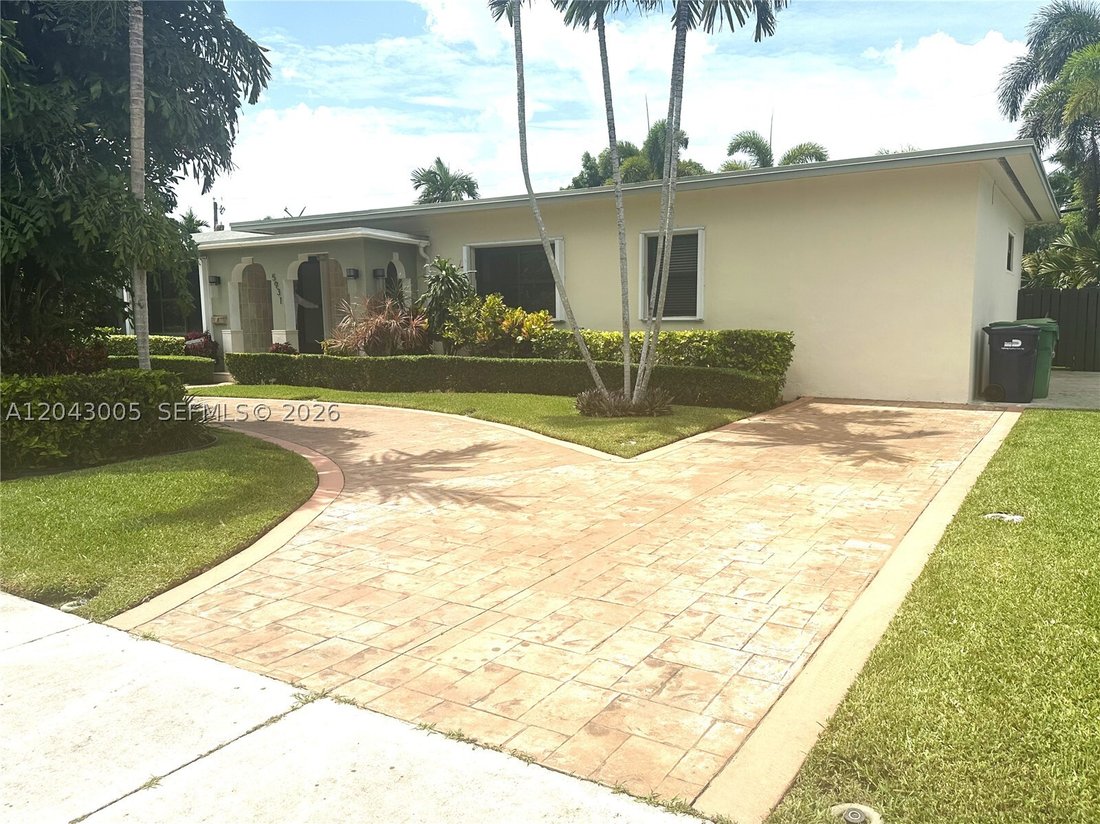 House in Miami, Florida, United States 4 - 18277025