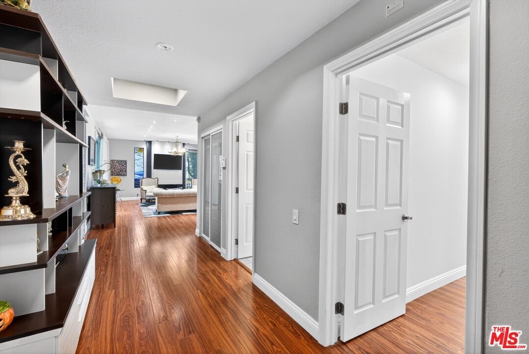 Condo in Los Angeles, California, United States 5 - 18278797