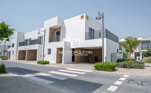Townhouse in Wadi Al Safa 5, Wadi Al Safa, Dubai 1