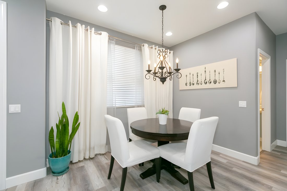 Rancho Santa Fe, California, United States 4 - 18276752