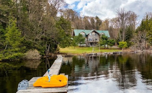 Maison à Eagle Lake, Ontario, Canada 1