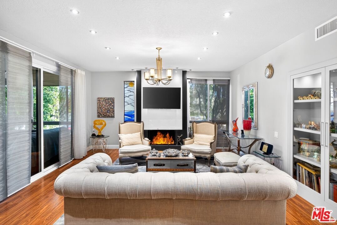 Condo in Los Angeles, California, United States 3 - 18278797