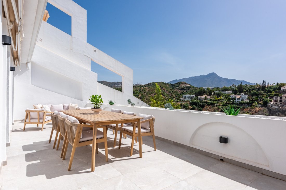 Apartment in La Quinta, Benahavis, Andalusia 1 - 18278611