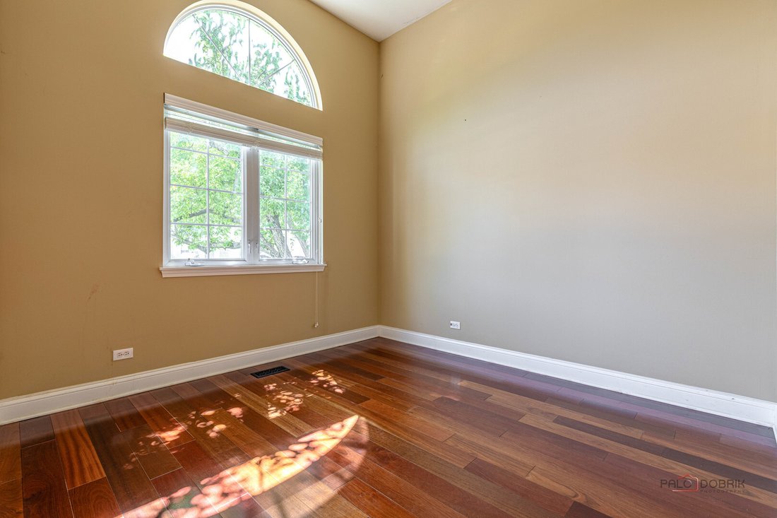 House in Buffalo Grove, Illinois, United States 4 - 18277440