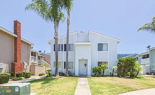 Apartment in Huntington Beach, California, United States 1