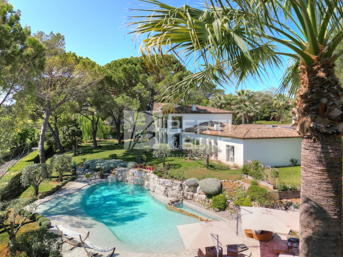 Villa in Mougins, Provence-Alpes-Côte d'Azur, France 1 - 18157029