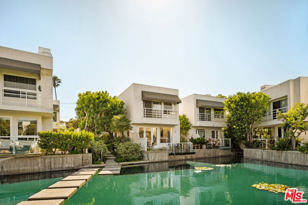 Townhouse in Los Angeles, California, United States 2 - 18276925