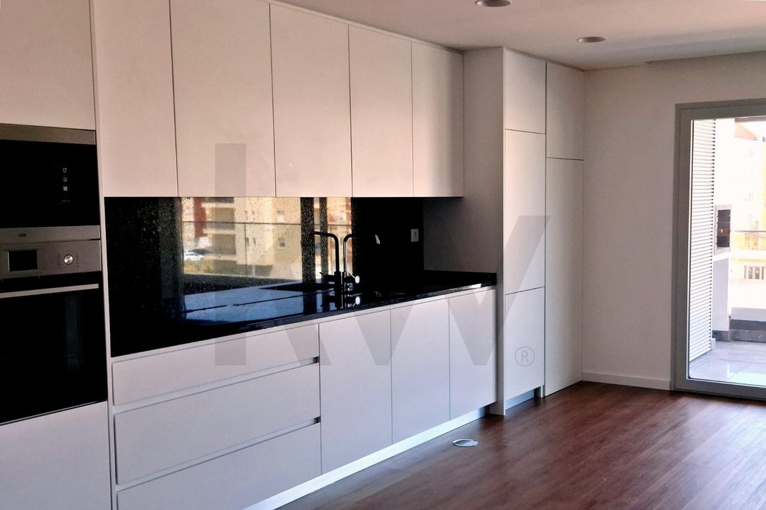 Apartment in Camarate, Unhos e Apelacao, Lisbon, Portugal 4 - 18277533