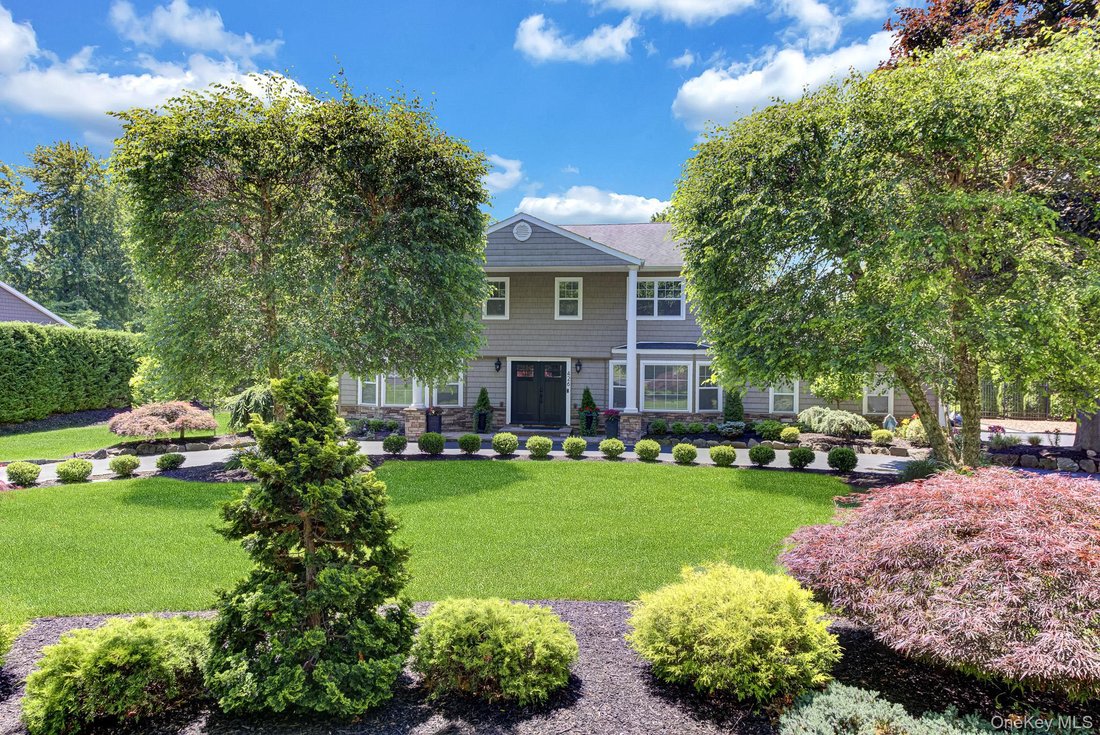House in Huntington Station, New York, United States 2 - 18277093