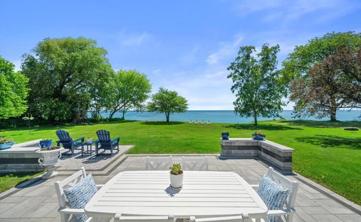 House in Thiensville, Wisconsin, United States 1