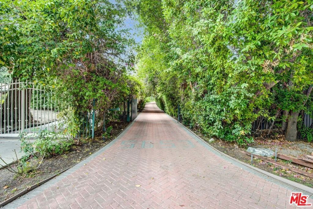 House in Los Angeles, California, United States 2 - 18276938