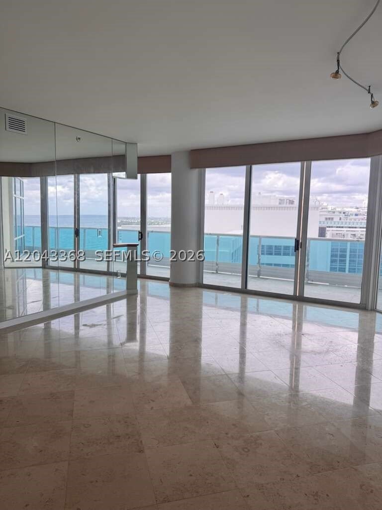 Condo in Miami Beach, Florida, United States 2 - 18278746