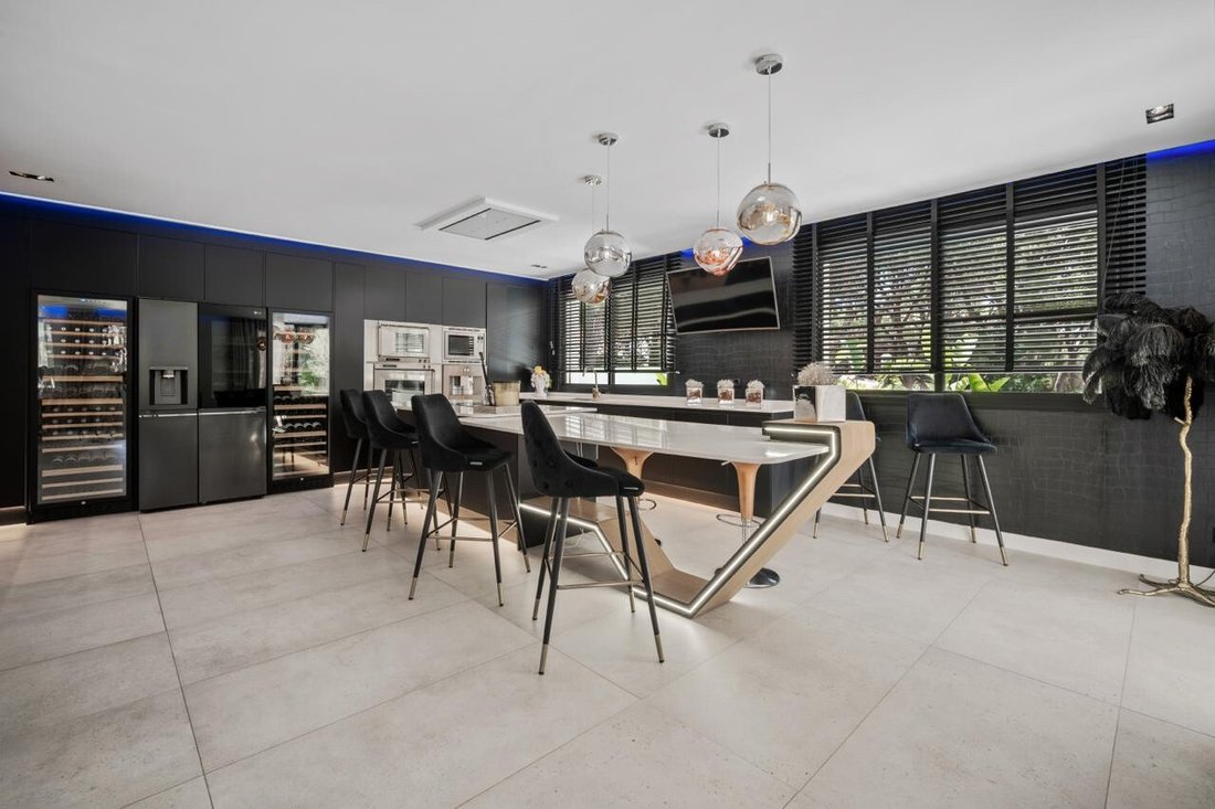 Villa in Marbella, Andalusia, Spain 4 - 18276799