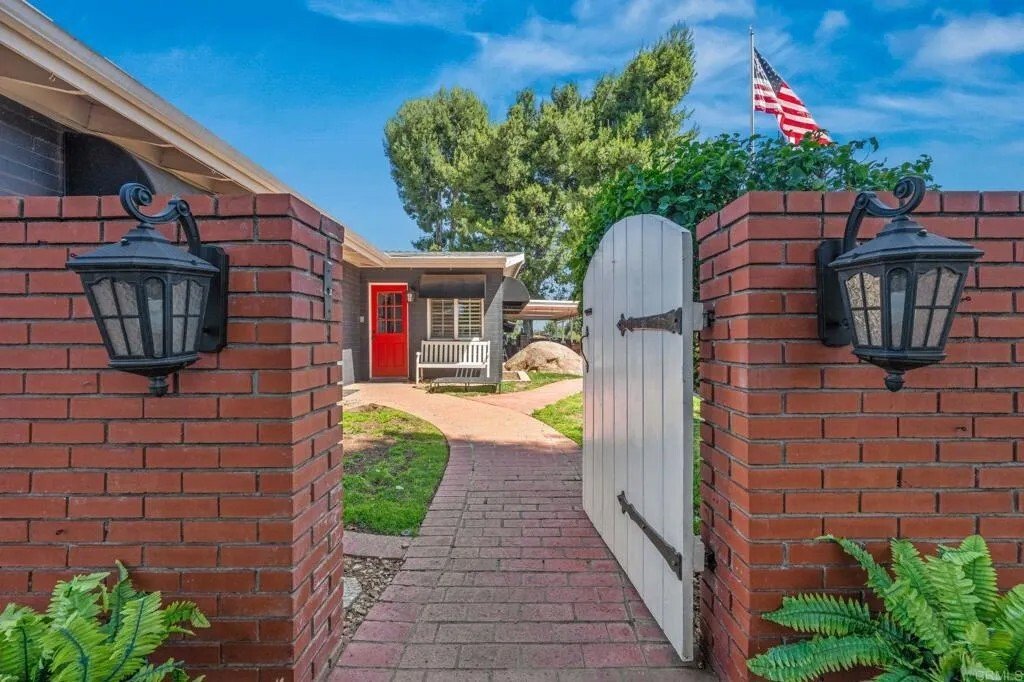 House in El Cajon, California, United States 3 - 18277740