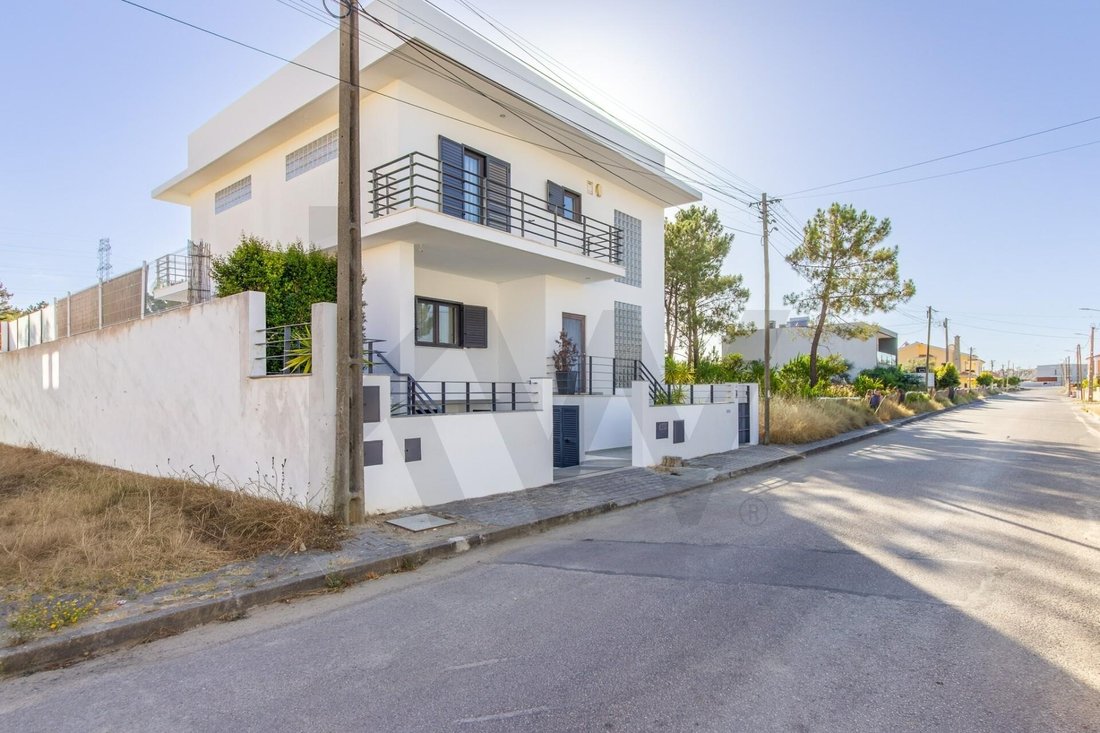 Townhouse in Seixal, Arrentela e Aldeia de Paio Pires, Setubal, Portugal 2 - 18277032