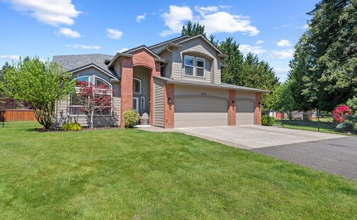House in La Center, Washington, United States 1