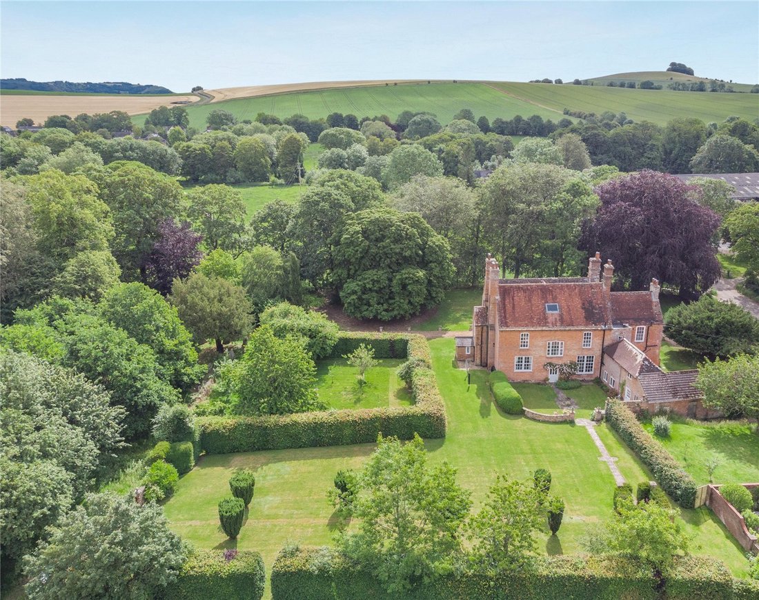 House in Alton Barnes, England 1 - 17425555
