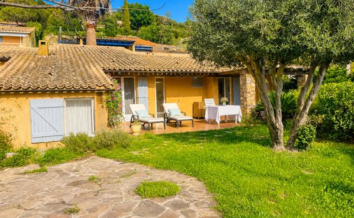 House in La Londe-les-Maures, Provence-Alpes-Côte d'Azur, France 1