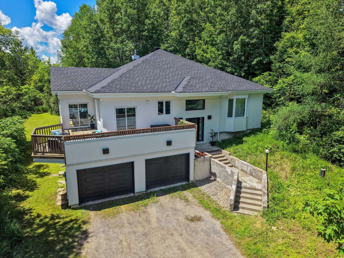 House in Chelsea, Quebec, Canada 1 - 17633247