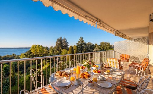 Apartment in Saint Nicolas, Cannes, France 1