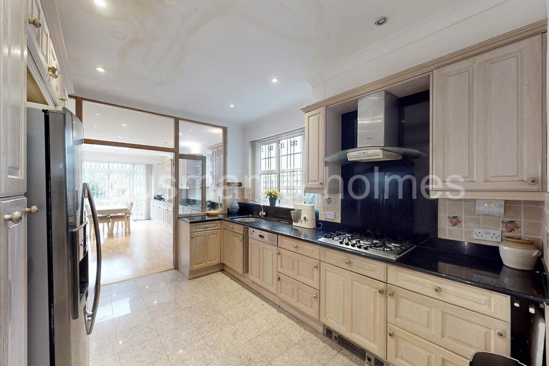 House in Childs Hill, Barnet, England 3 - 18276970
