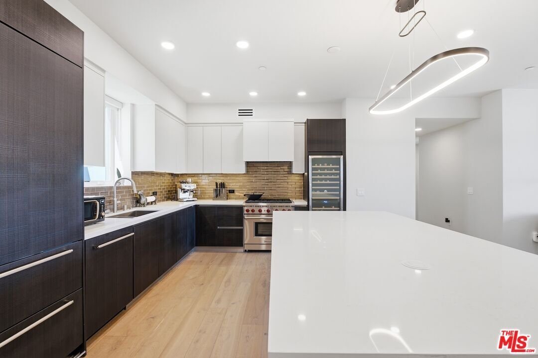 Condo in Los Angeles, California, United States 3 - 18278693