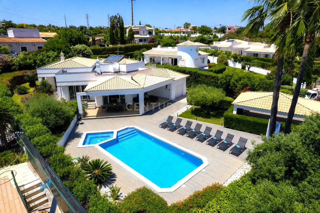 Villa in Olhos de Agua, Algarve, Portugal 1 - 18278423