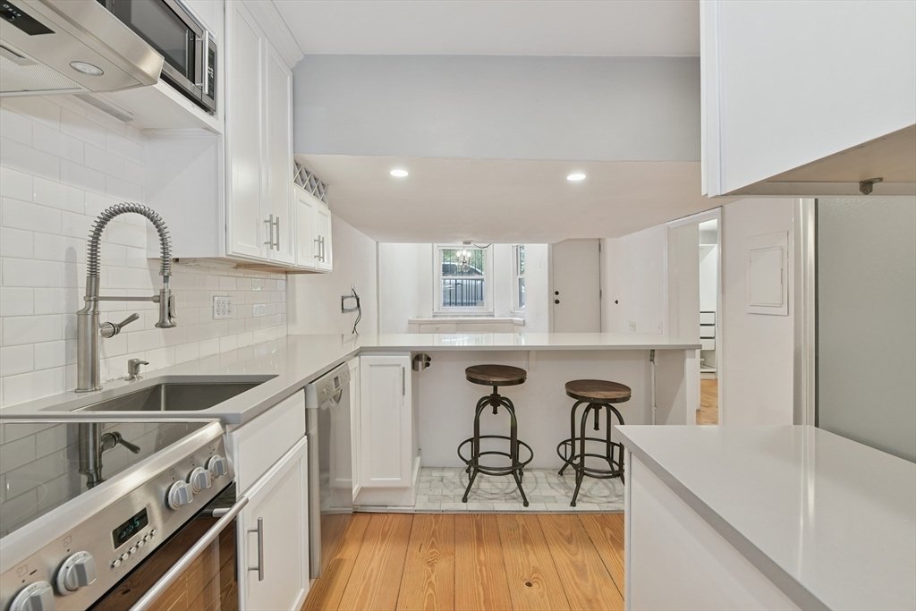 Condo in Boston, Massachusetts, United States 3 - 18278552