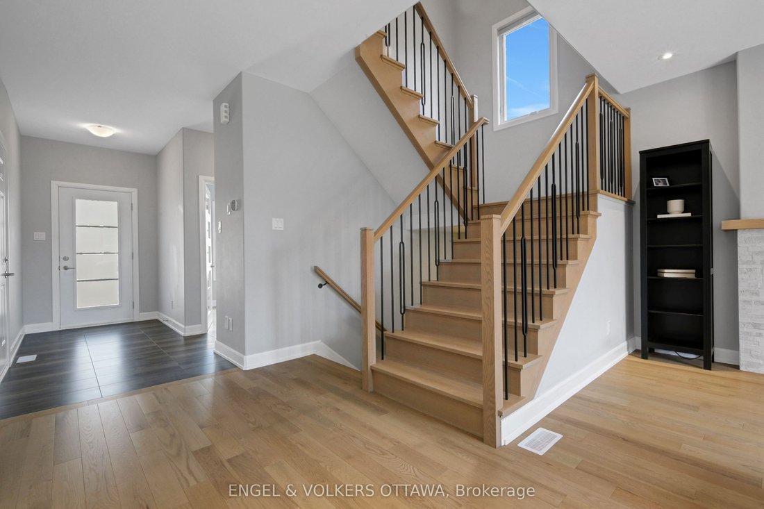 House in Russell, Ontario, Canada 5 - 18278562