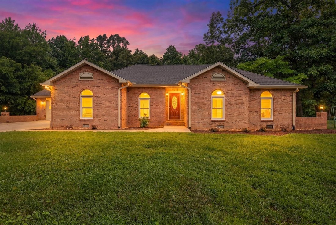 House in Chapmansboro, Tennessee, United States 1 - 18277290