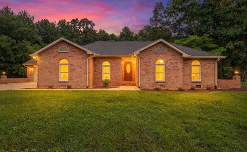 House in Chapmansboro, Tennessee, United States 1