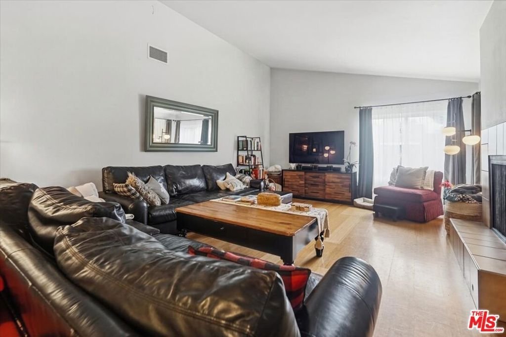 House in Los Angeles, California, United States 3 - 18276940