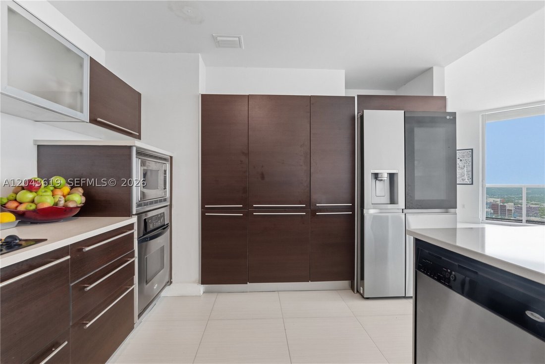 Condo in Miami, Florida, United States 5 - 18276942
