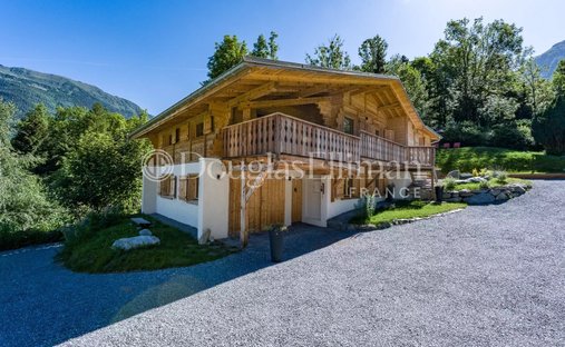 Chalet in Les Houches, Auvergne-Rhône-Alpes, France 1