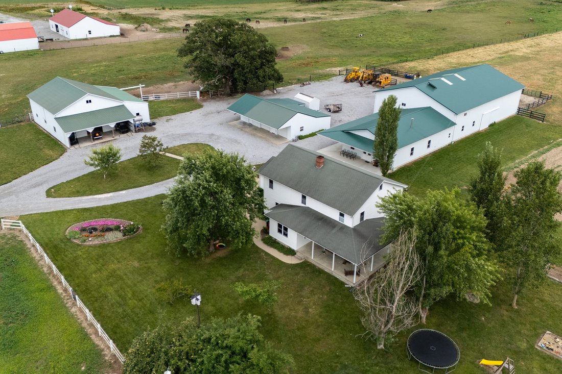 House in Belle Rive, Illinois, United States 1 - 18277434